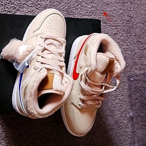 AIr jordan 1 mid utl gs 4.5Y